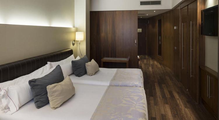 DOUBLE ROOM