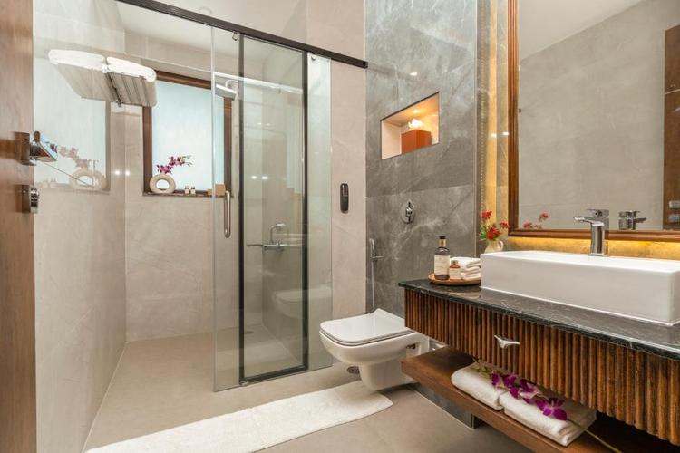 Lake View Room with Private Garden