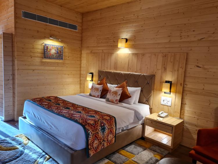 Sajjan Chalet with Wading Pool & Private Balcony